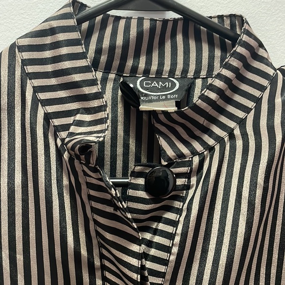 Vintage Gold & Blk Blouse - Picture 2 of 3